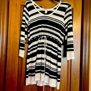 Motherhood Maternity Lightweight Sweater Top Medium